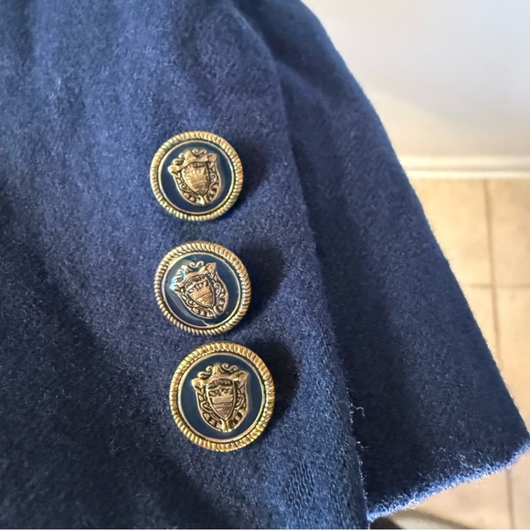 Vintage Pendleton Navy Virgin Wool Blazer | USA Made | Crest Buttons | Size 6 - Picture 7 of 8